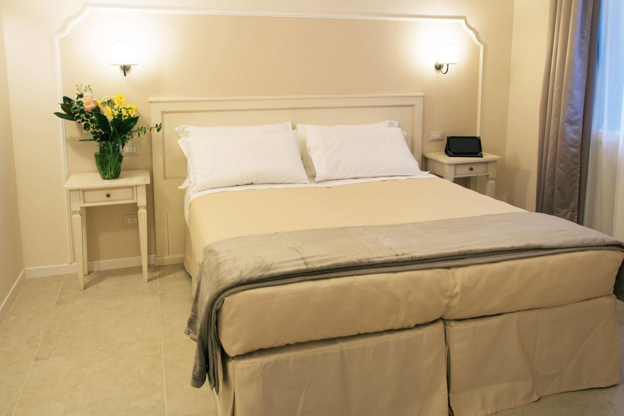 Bed & Breakfast Dimora Salviati Florence
